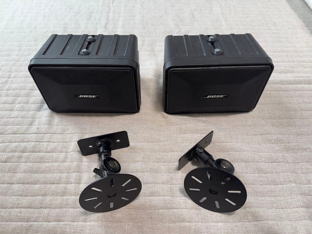Bose 101MM スピーカー 2個セット 取り付け金具付き