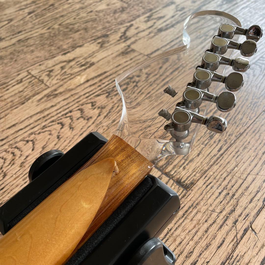 ジャガーシェイプ アクリル クリスタルエレキギター