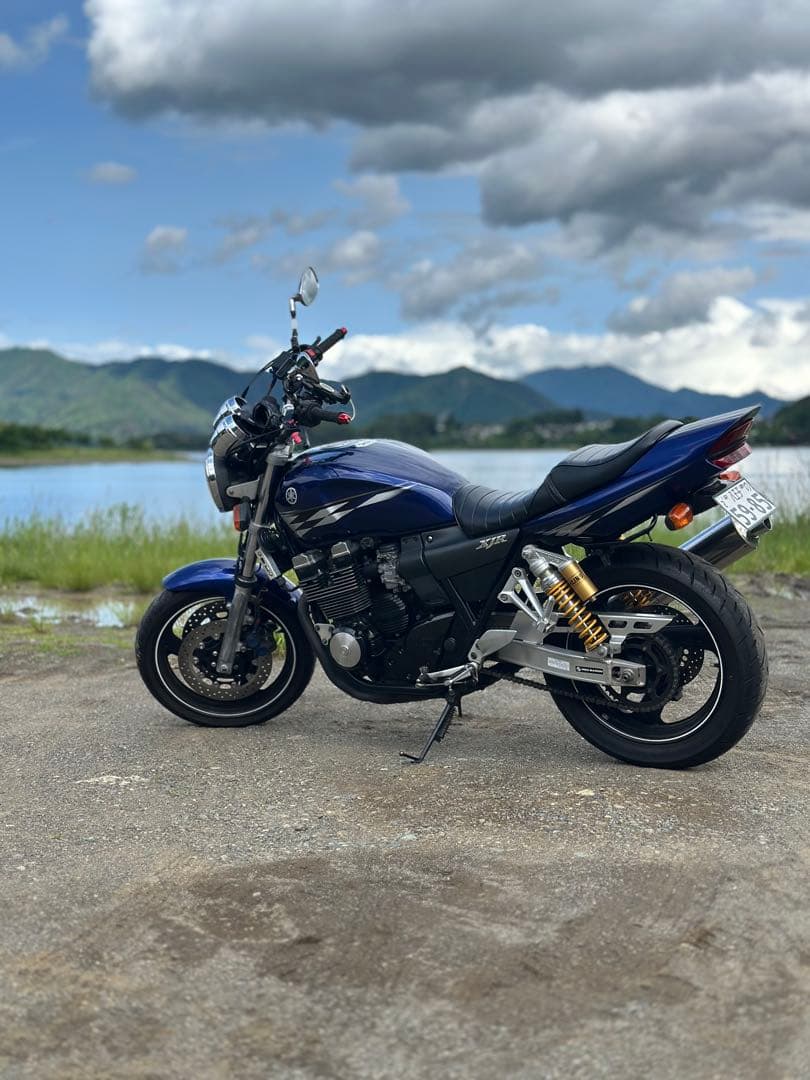 XJR400 RH02J 4HM9タックロールシート 黒 純正ベース使用シート