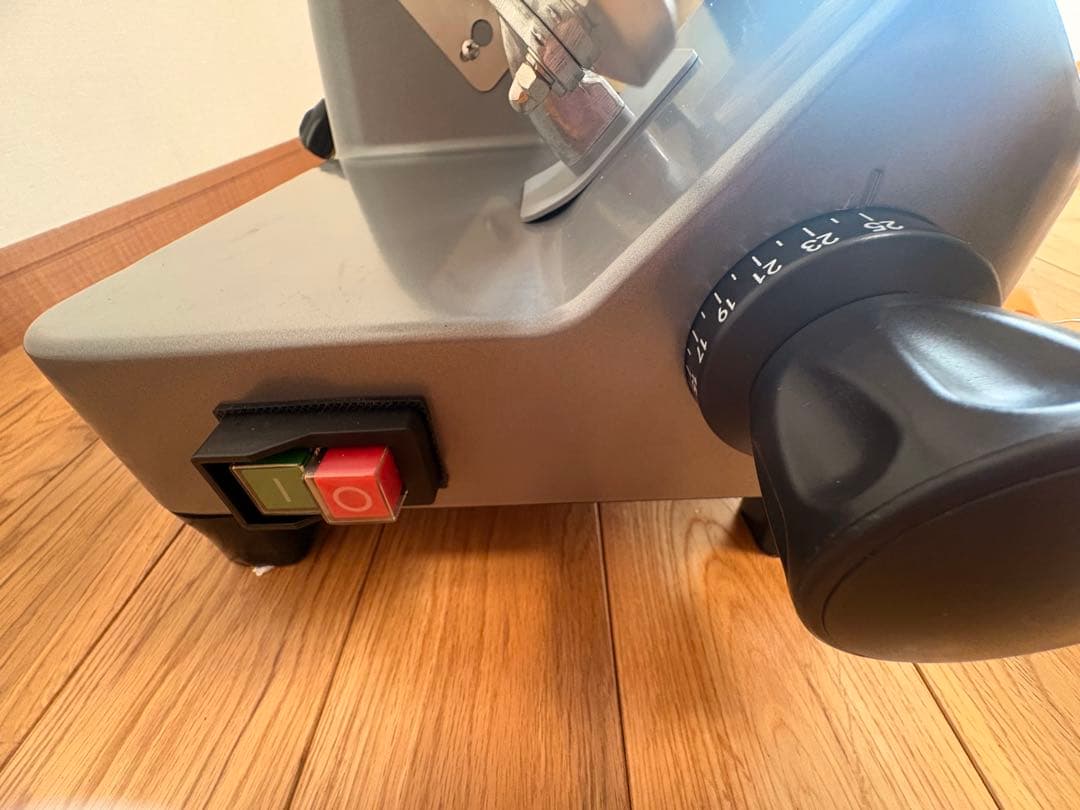 ミナトMINATO業務用ミートスライサーＰＭＦ220F【新品未使用】