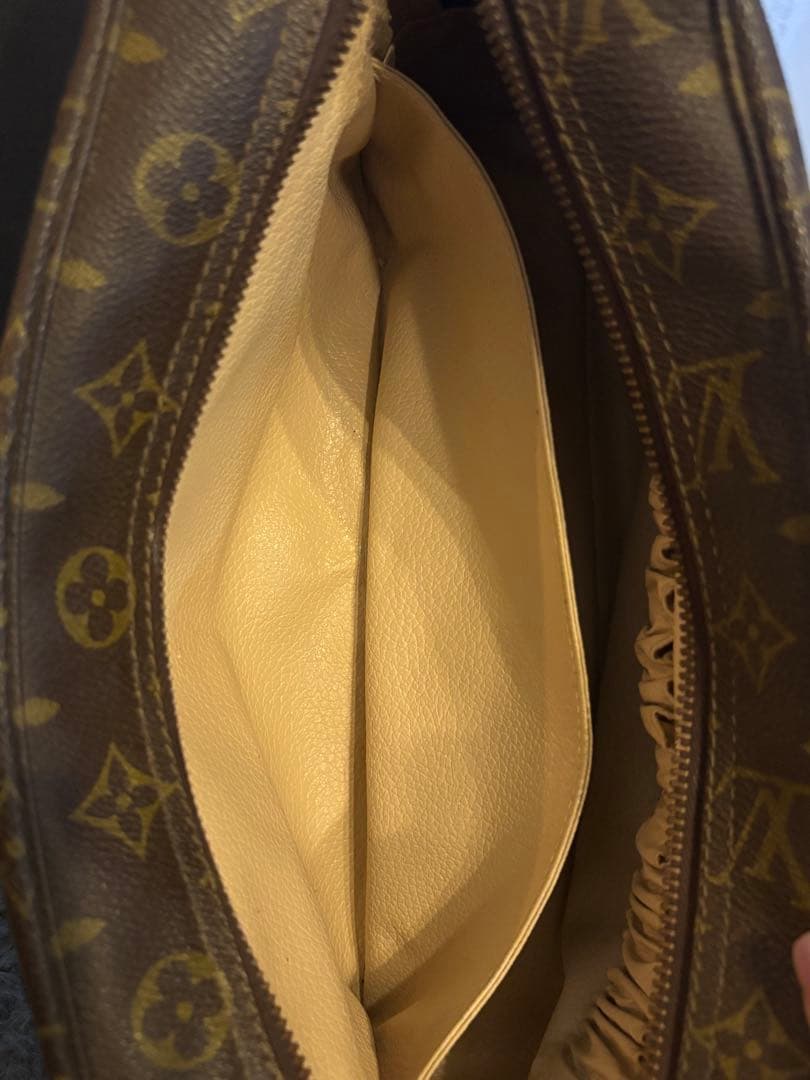 ルイヴィトン LOUIS VUITTON モノグラム トゥルーストワレット28