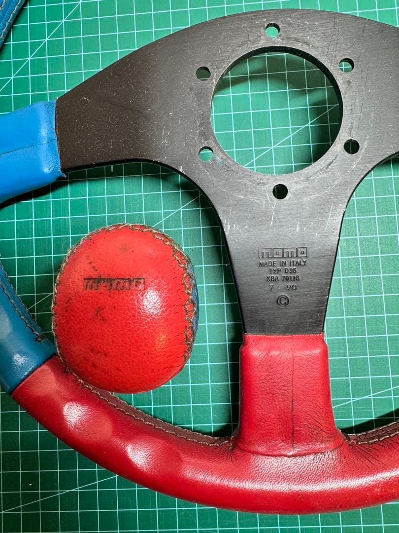 Momo ステアリング ベネトン