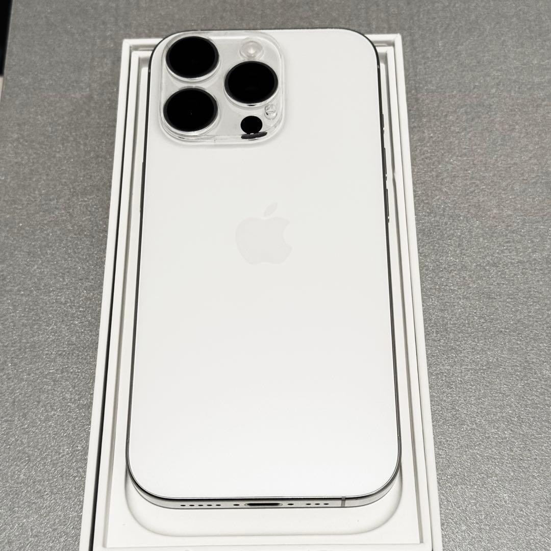 Apple iPhone 16 Pro 512G 本体 ホワイト ケース付き