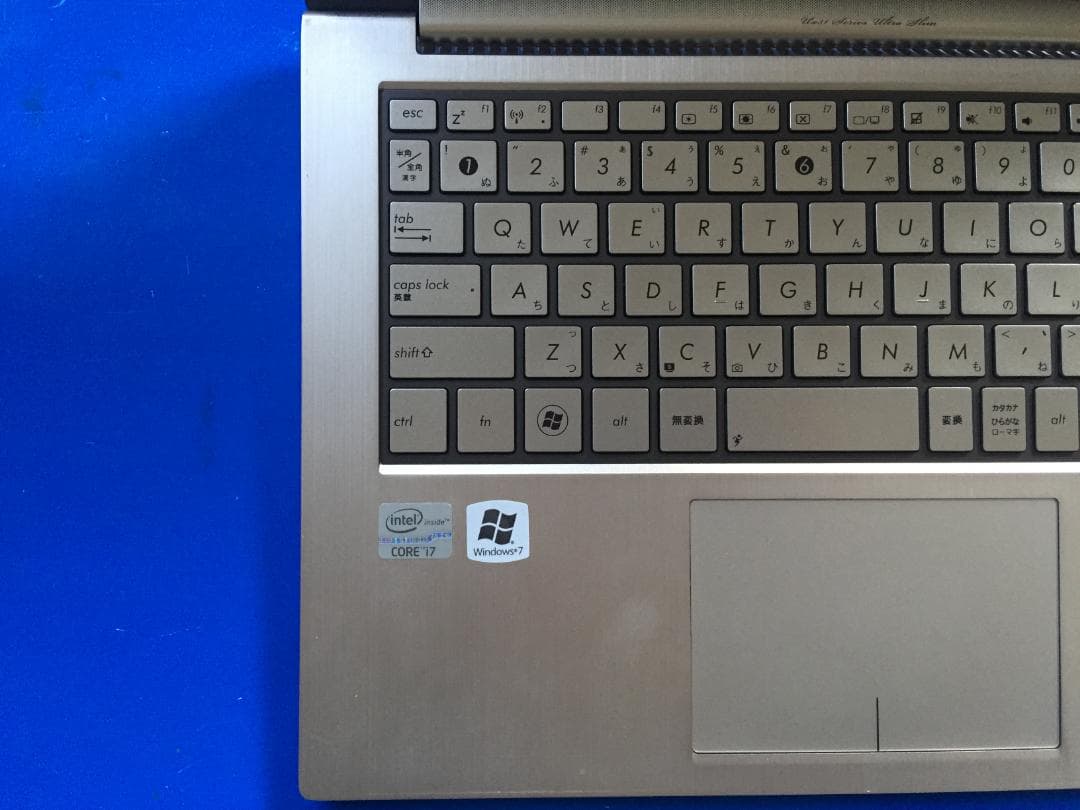 ASUS UX31E 13.3型液晶 /薄型/SSD128G/Office