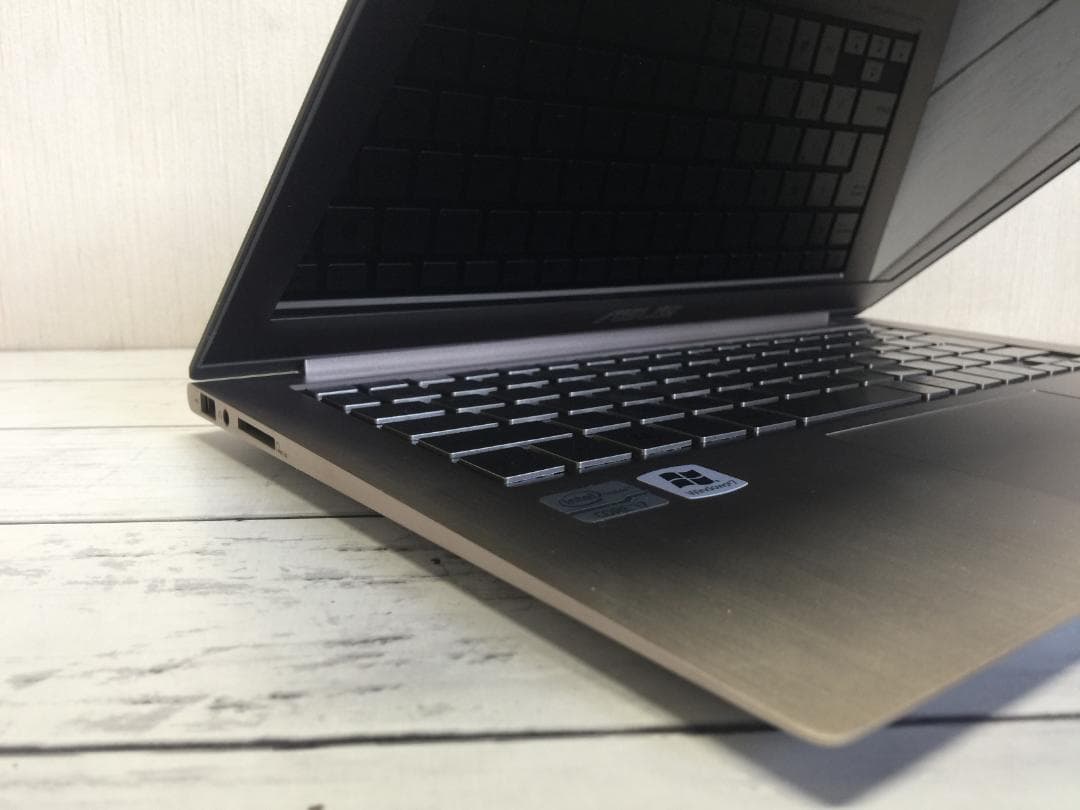 ASUS UX31E 13.3型液晶 /薄型/SSD128G/Office