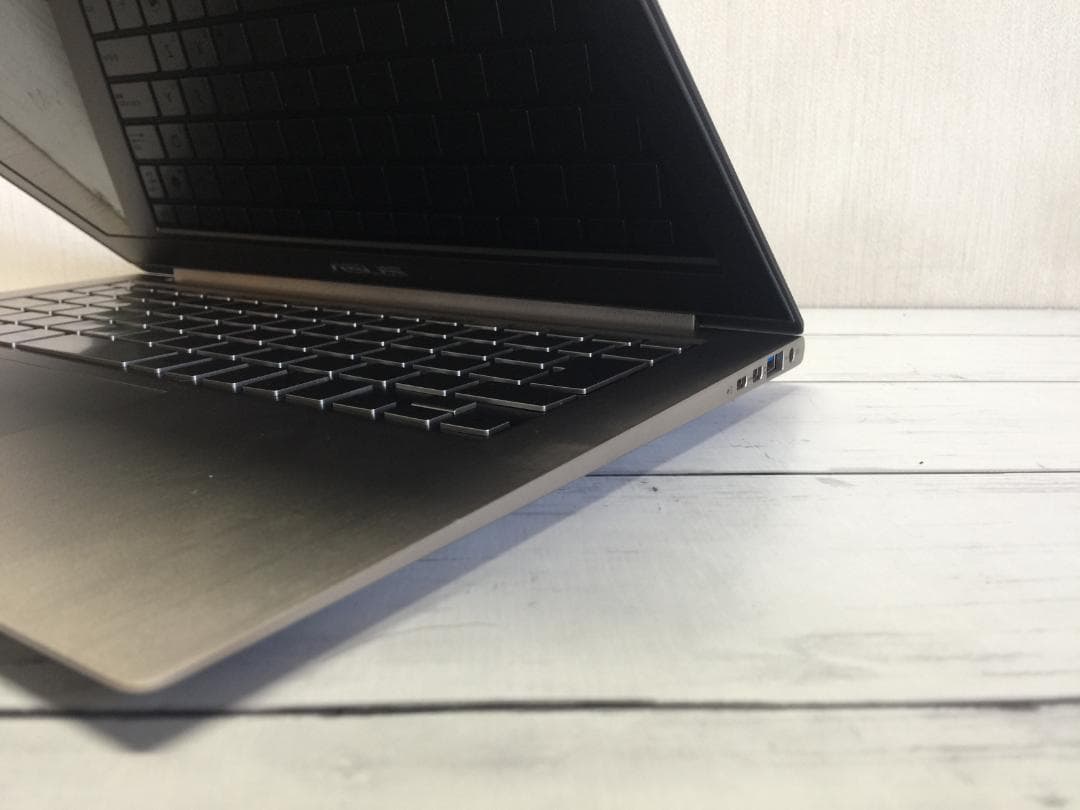 ASUS UX31E 13.3型液晶 /薄型/SSD128G/Office