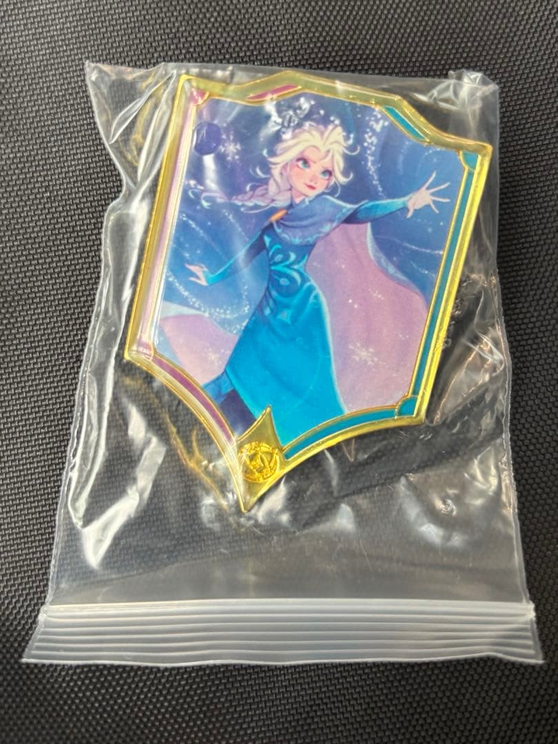 ロルカナ　ピンバッジ　エルサ