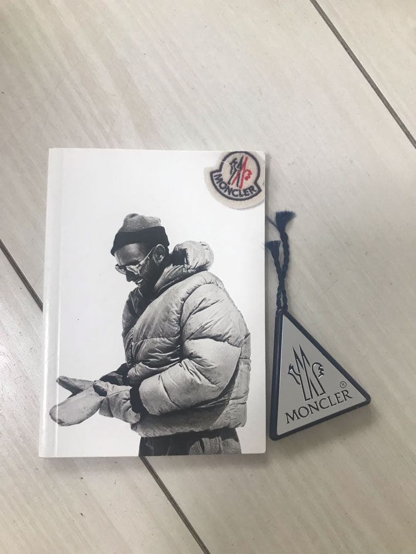 2月まで限定値下げ！モンクレール　希少❗️ショートダウンジャケット　xs 美品