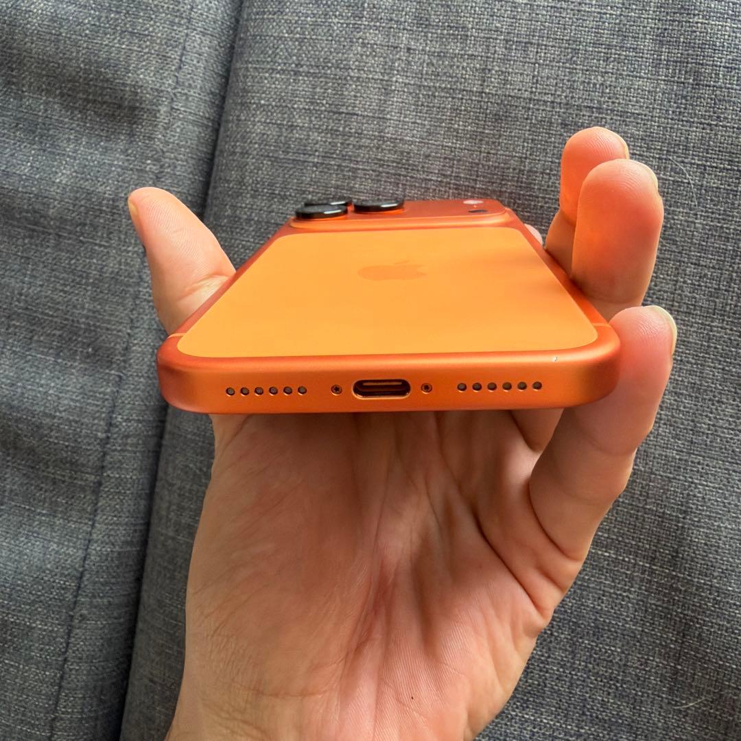 オレンジ スマートフォン本体 USB-C