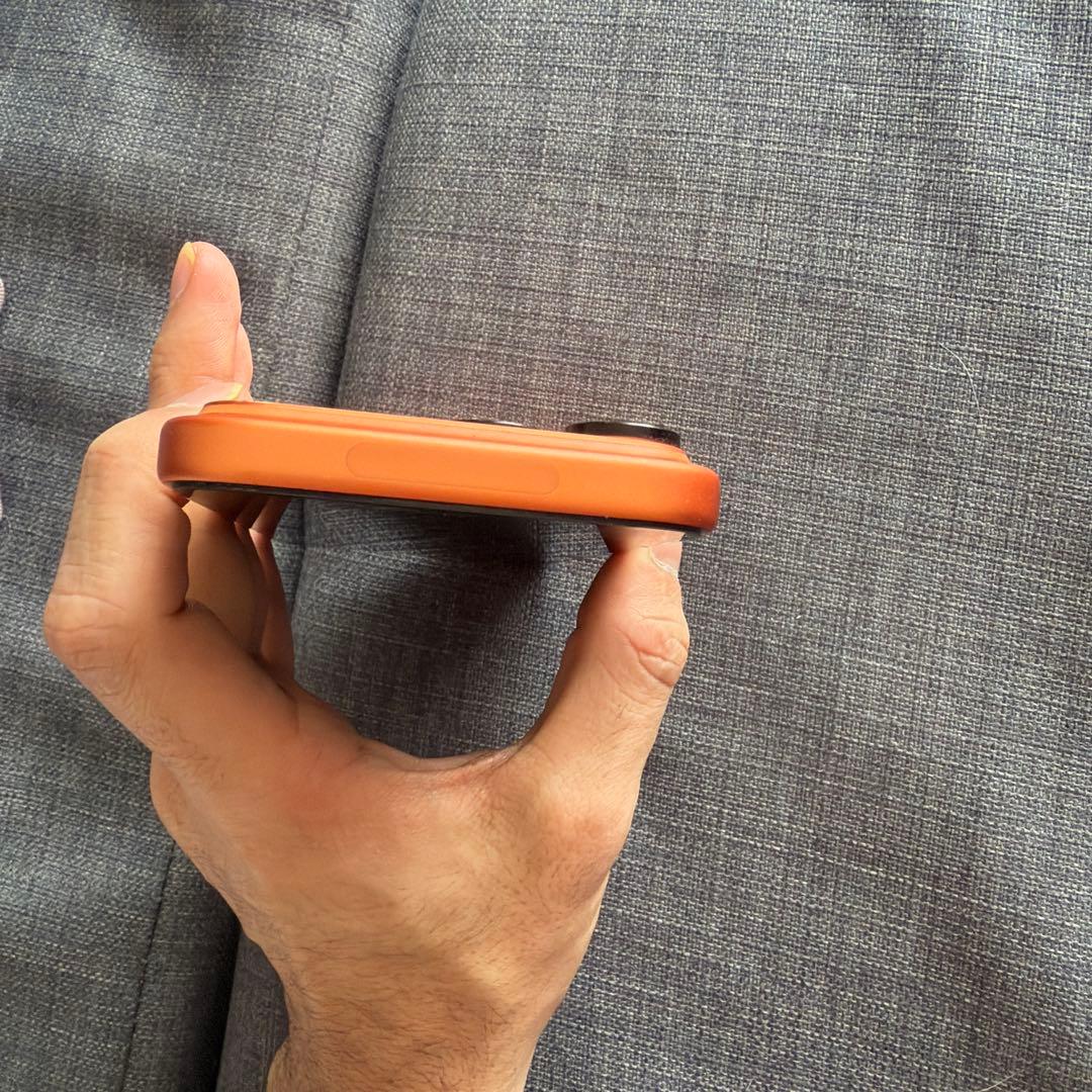 オレンジ スマートフォン本体 USB-C