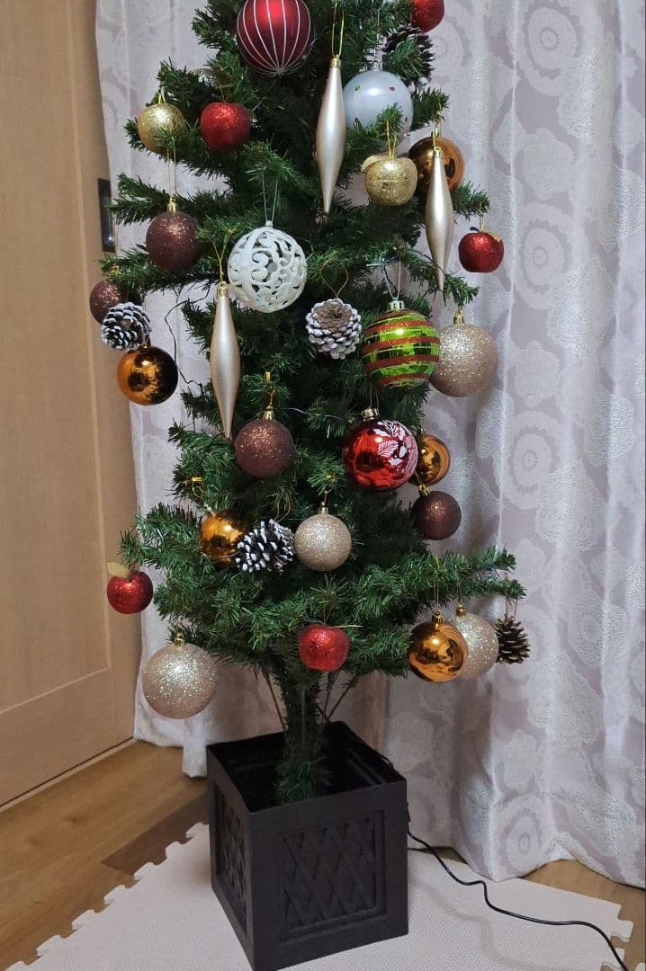 クリスマスツリー　 オーナメント　LEDライト　ガーランド付き　150センチ