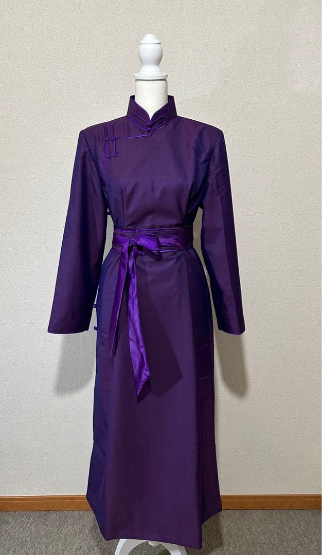 モンゴルの民族衣装　モンゴルデール　モンゴル文化　乗馬　馬頭琴　ノマド　遊牧民