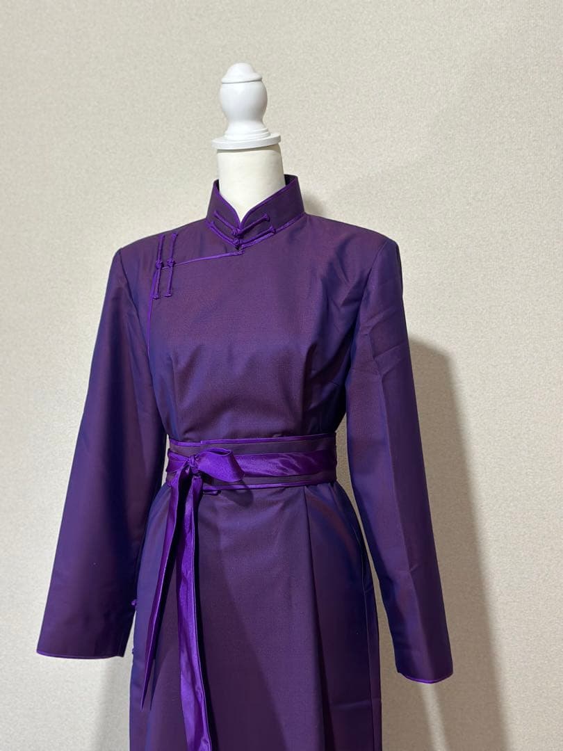 モンゴルの民族衣装　モンゴルデール　モンゴル文化　乗馬　馬頭琴　ノマド　遊牧民