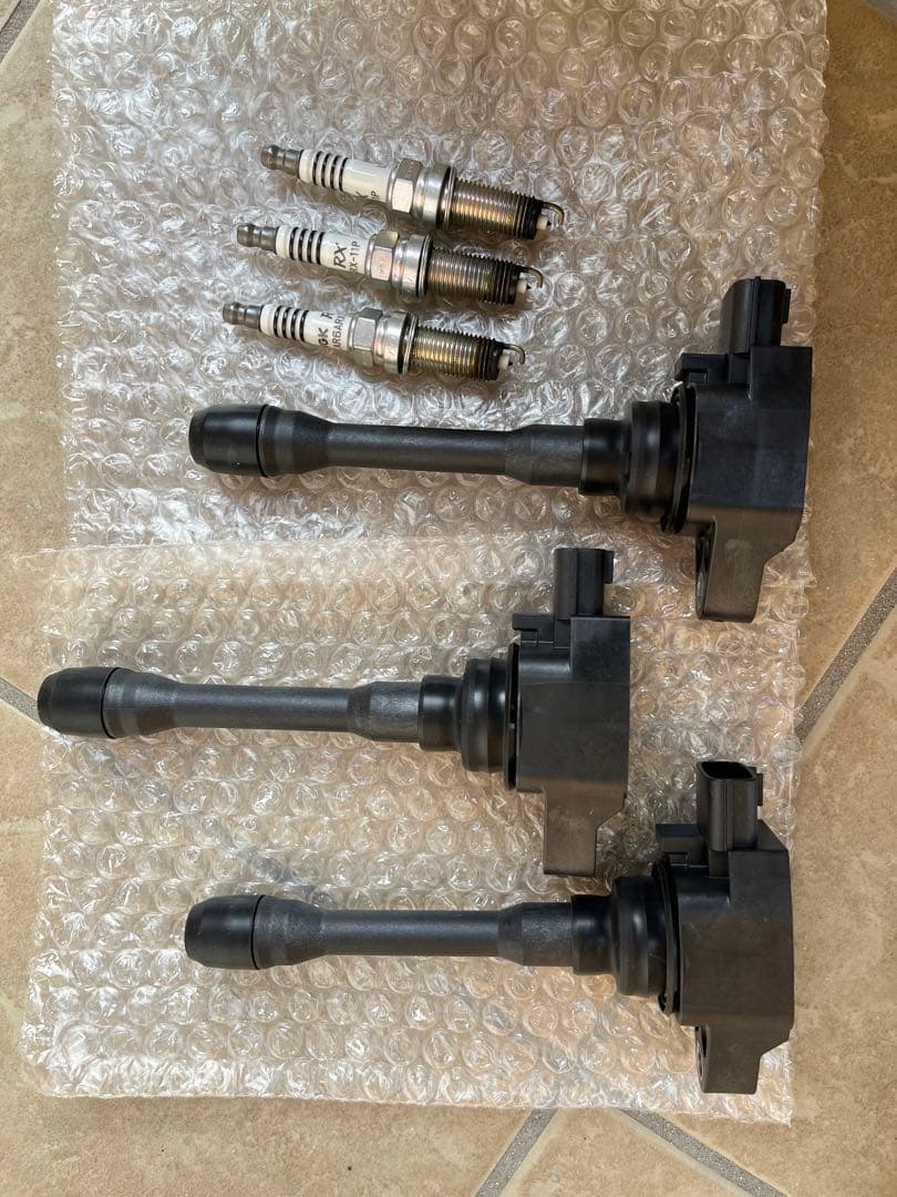 【低走行】　E12 ノート等　プラグ　イグニッションコイル　セット