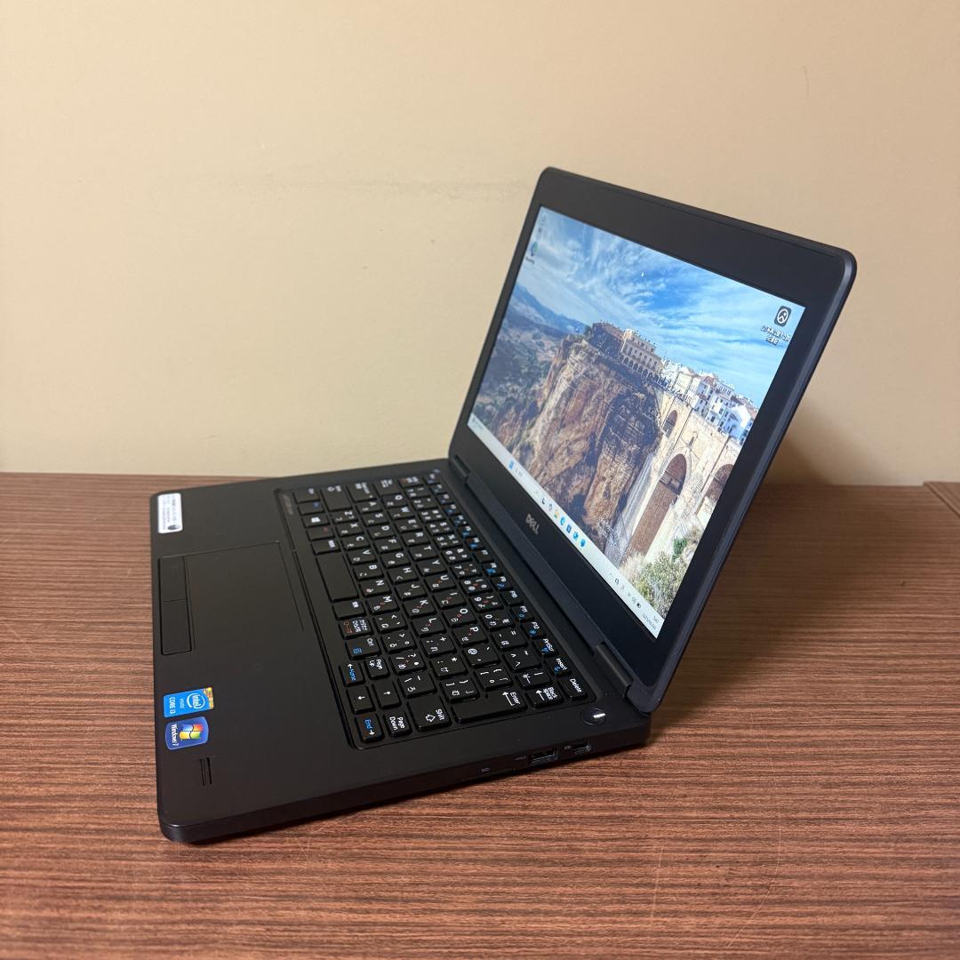 Windowsノート本体 Dell Latitude E5250 - 16GB, 256GB SSD