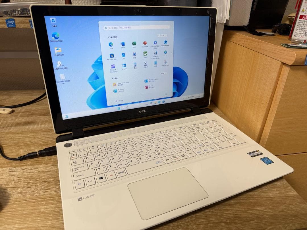 初心者向け NEC 新品SSD256GB 8G Office付きw