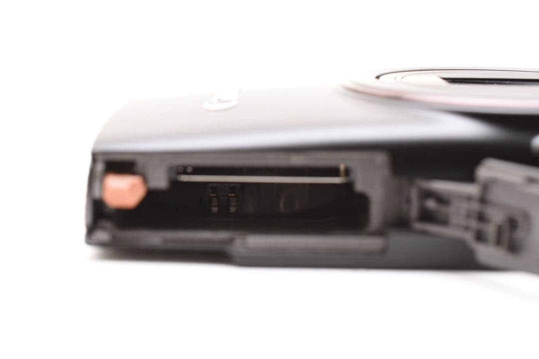 【美品】キヤノン CANON IXY 650 black