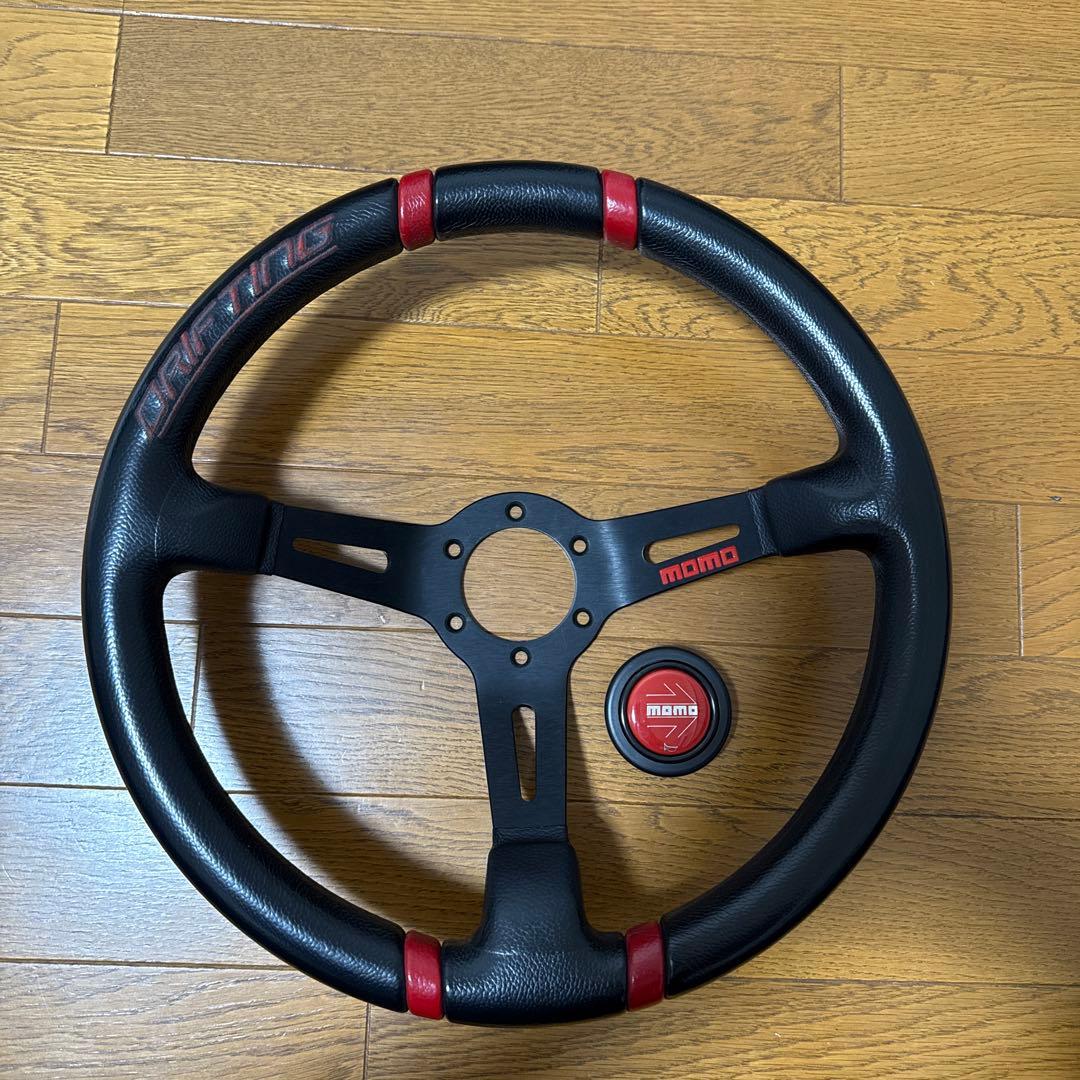 momo ステアリング　ドリフティング