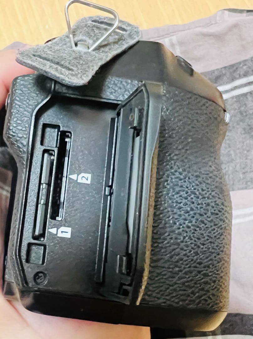 富士フイルム FUJIFILM X-H1 カメラ・バッテリー2個・充電器