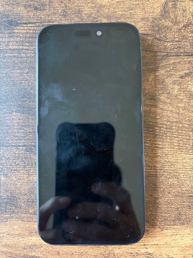 Apple iPhone 15Pro ブラックチタニウム　本体