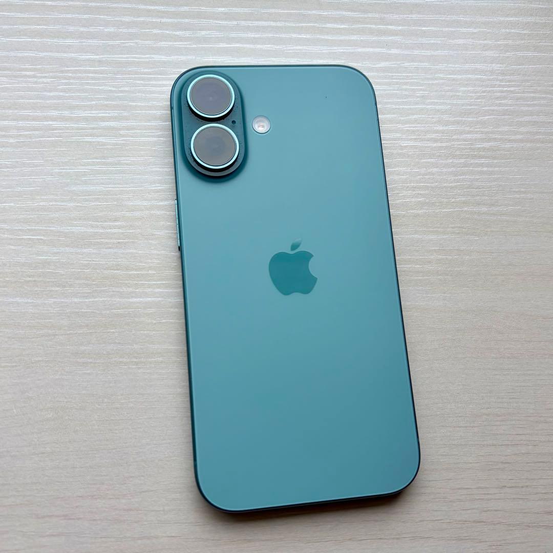 【美品】iPhone16 128GB SIMフリー フィルム付