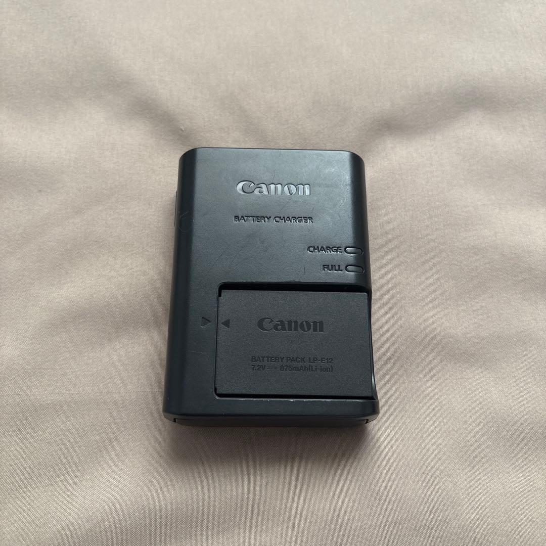 Canon ミラーレス一眼カメラ　EOS Kiss M ダブルレンズキット