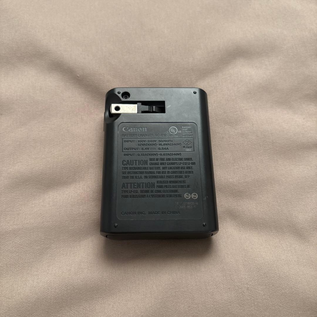 Canon ミラーレス一眼カメラ　EOS Kiss M ダブルレンズキット