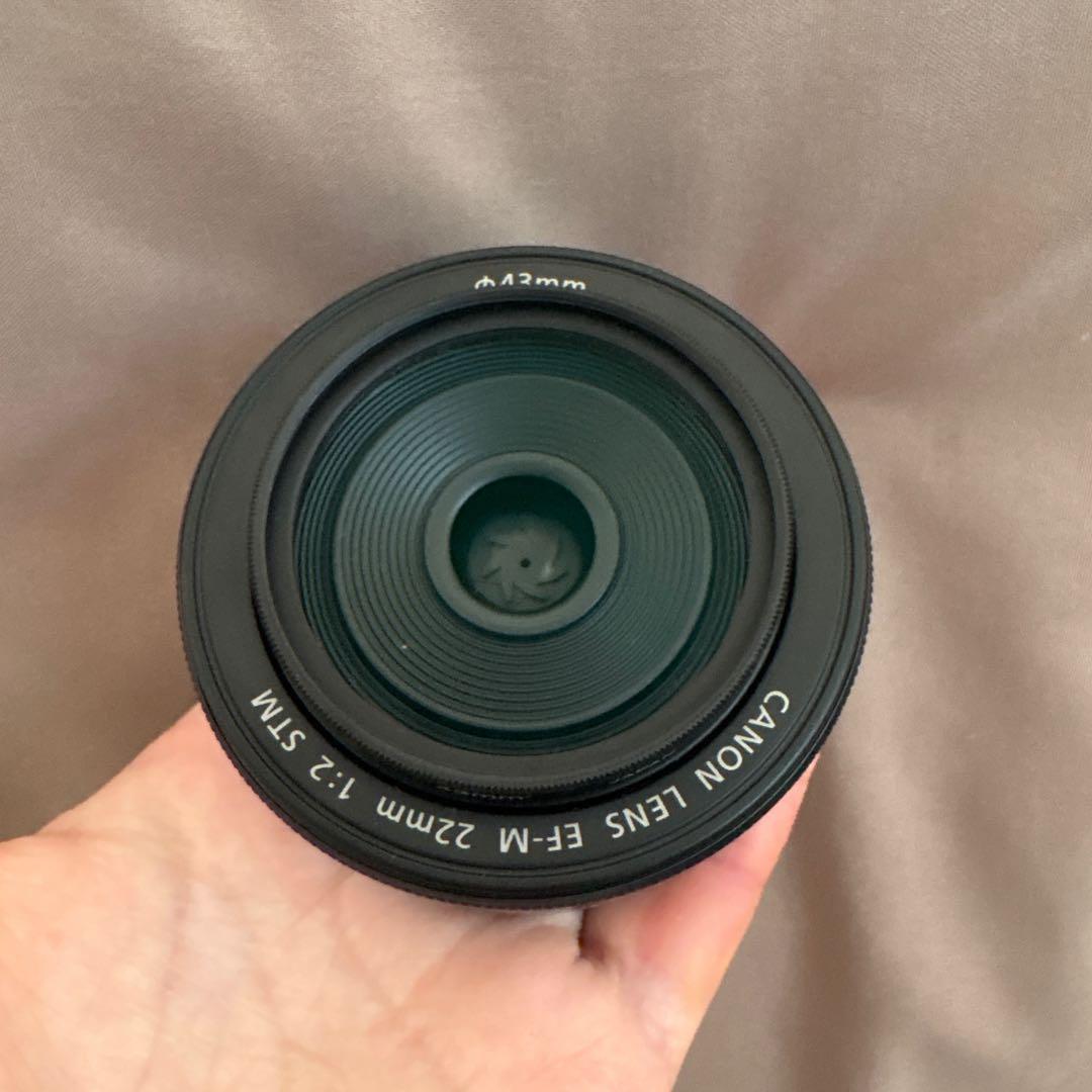 Canon ミラーレス一眼カメラ　EOS Kiss M ダブルレンズキット