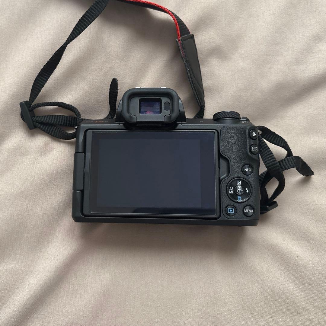 Canon ミラーレス一眼カメラ　EOS Kiss M ダブルレンズキット