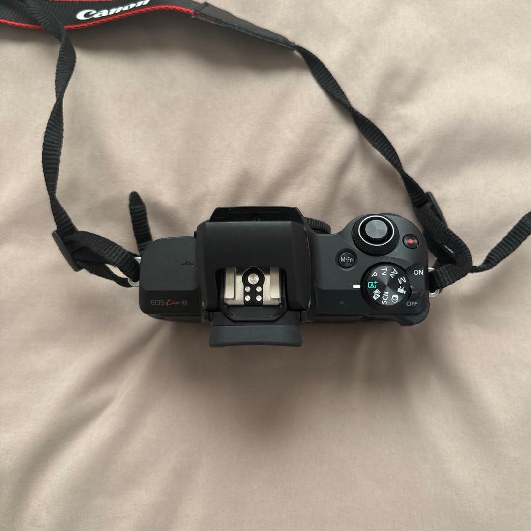 Canon ミラーレス一眼カメラ　EOS Kiss M ダブルレンズキット