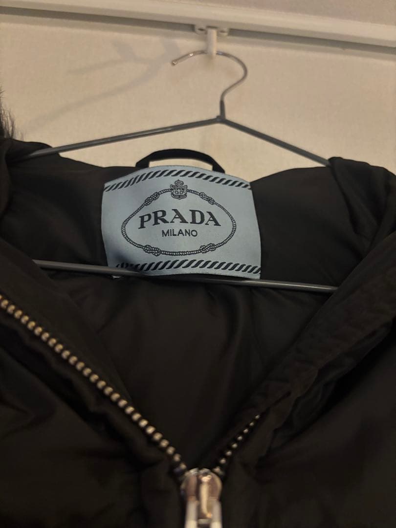 PRADA ブラック ダウンジャケット ファー付き