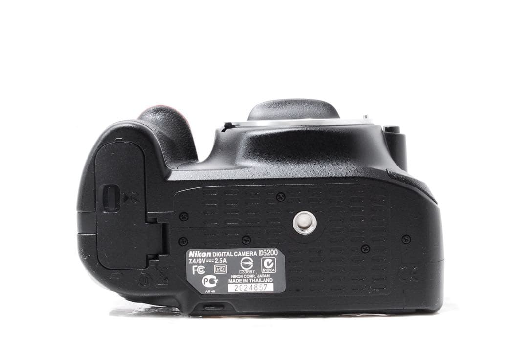 ❣️Nikon D5200❣️すぐ使えるセット❣️スマホ転送OK❣️手ぶれ補正レンズ❣️