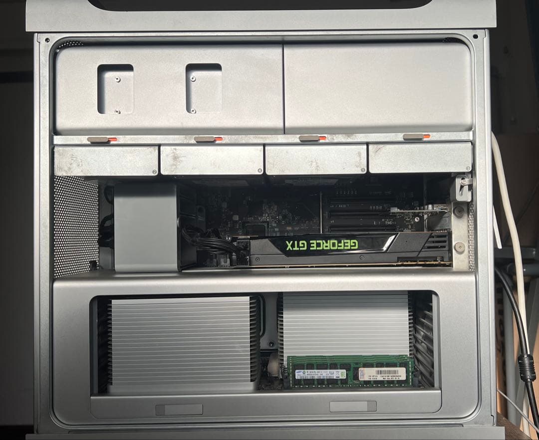 MacPro カスタム メモリ64G GTX680 SSD 1Tx2 USB3