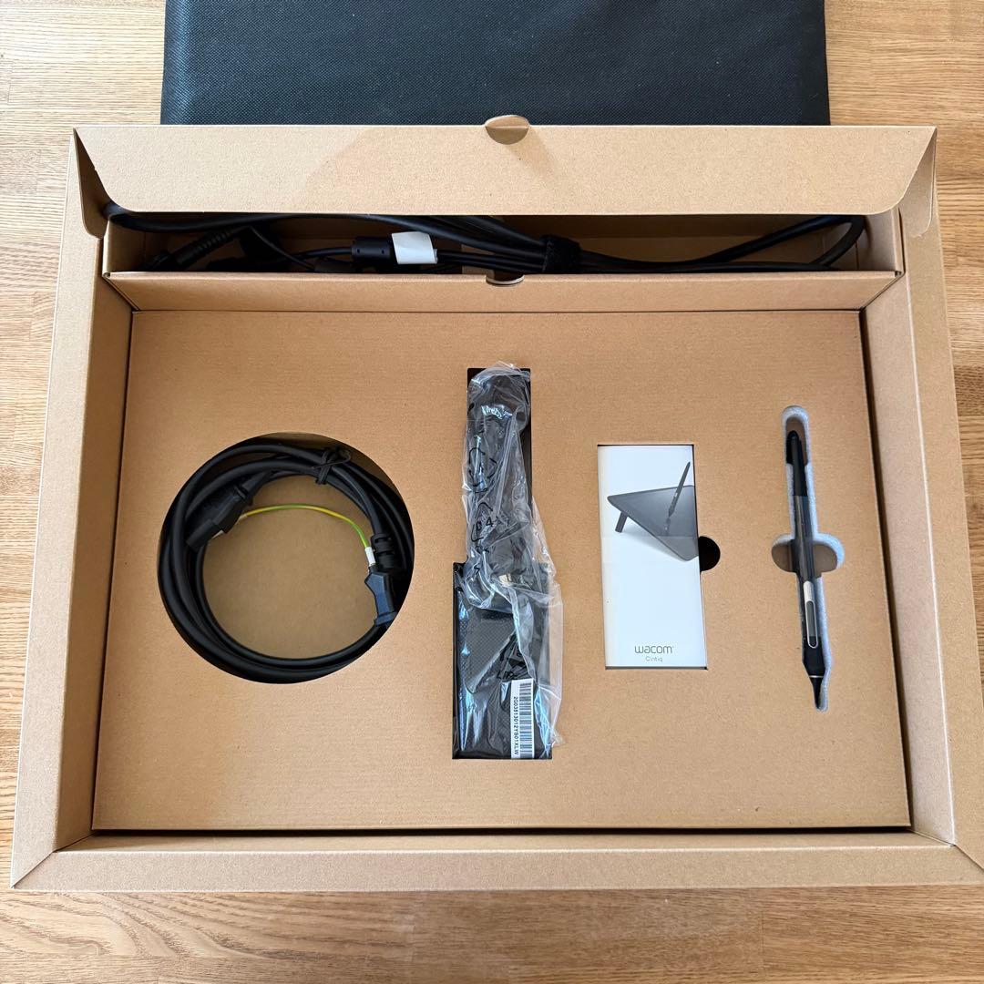【本体美品】ワコム 液タブ 液晶ペンタブレット Wacom Cintiq 16