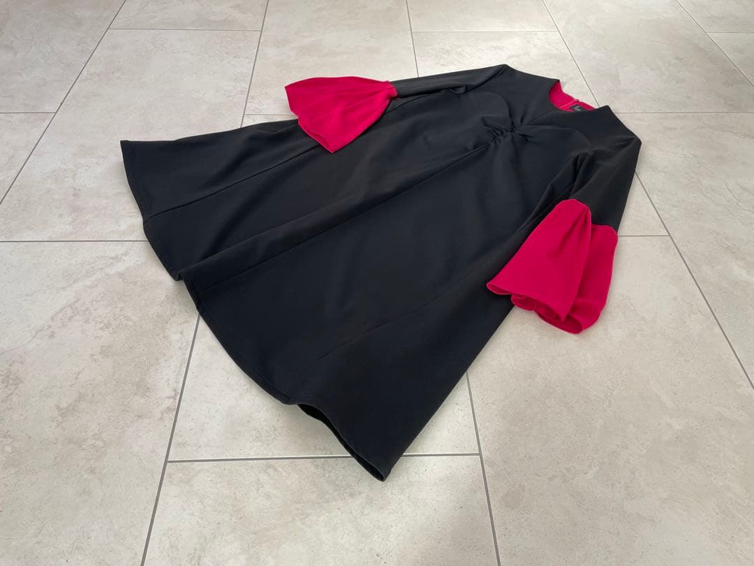 新品hueDAY TO EVENINGヒューディトゥイブニング フレアワンピース