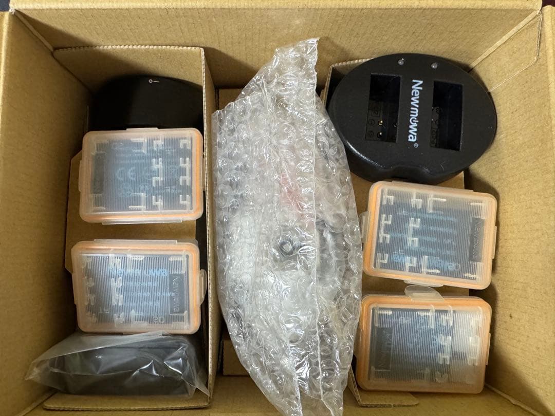 Canonミラーレス一眼カメラEOS Kiss M ダブルズームキット ホワイト