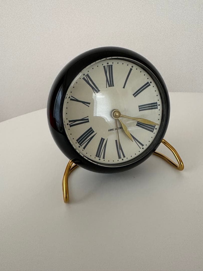 アルネ・ヤコブセン ローマン クラシック テーブルクロック