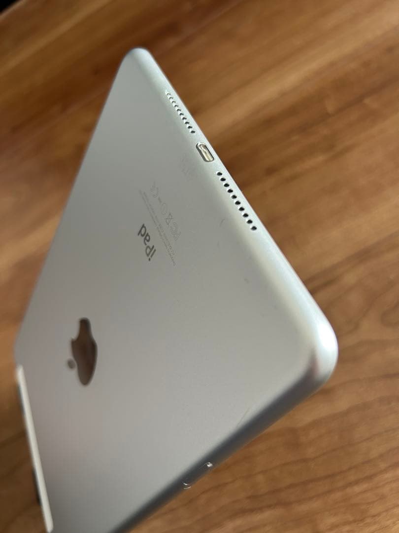 Apple iPad mini 128GB シルバー 本体＋カバー