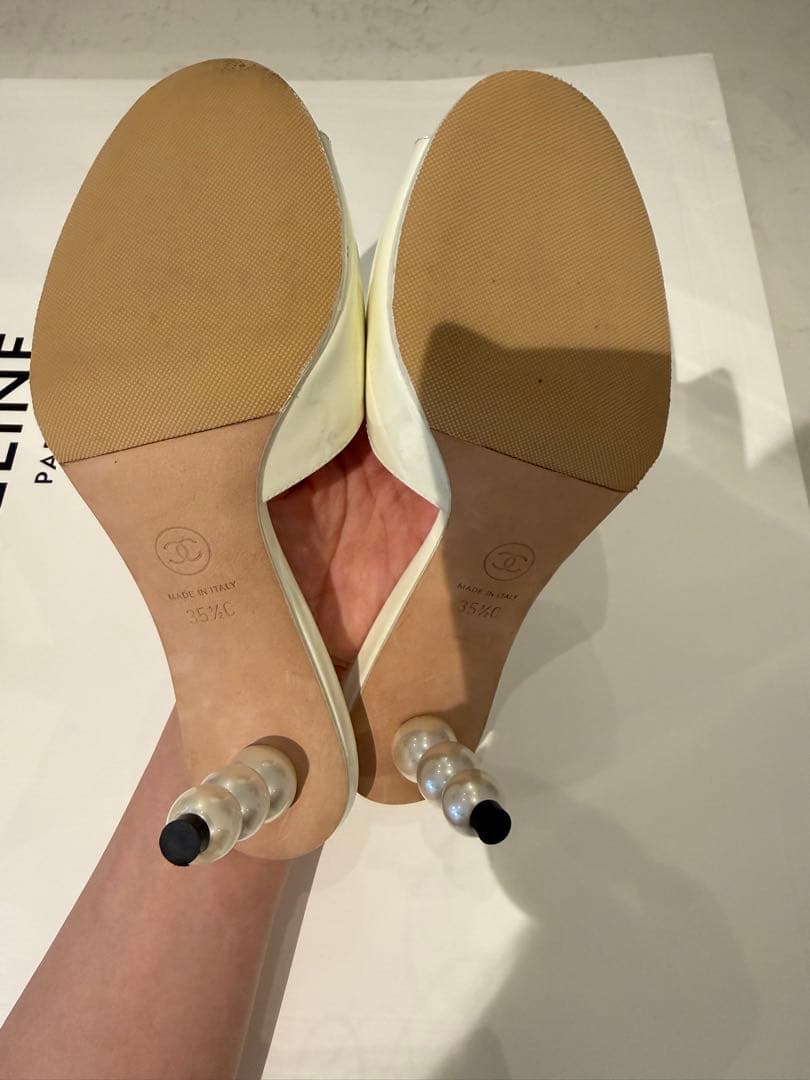 CHANEL オープントゥサンダル パールヒール 35½