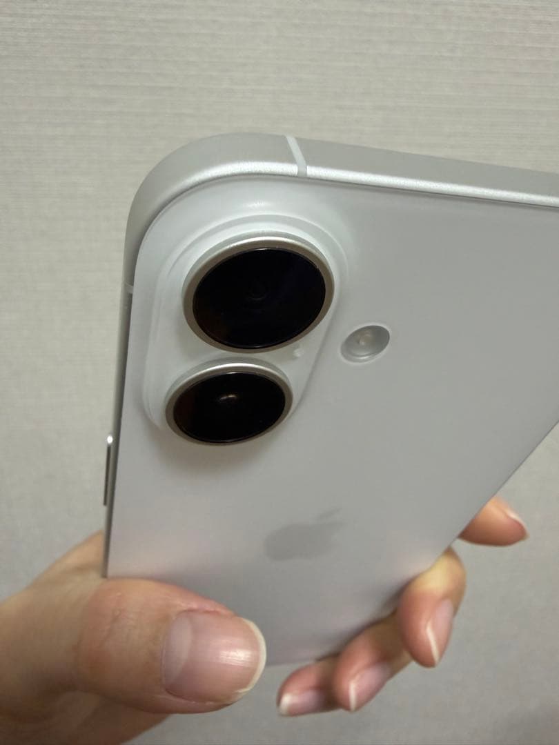 【美品】Apple iPhone16 ホワイト 本体 128GB