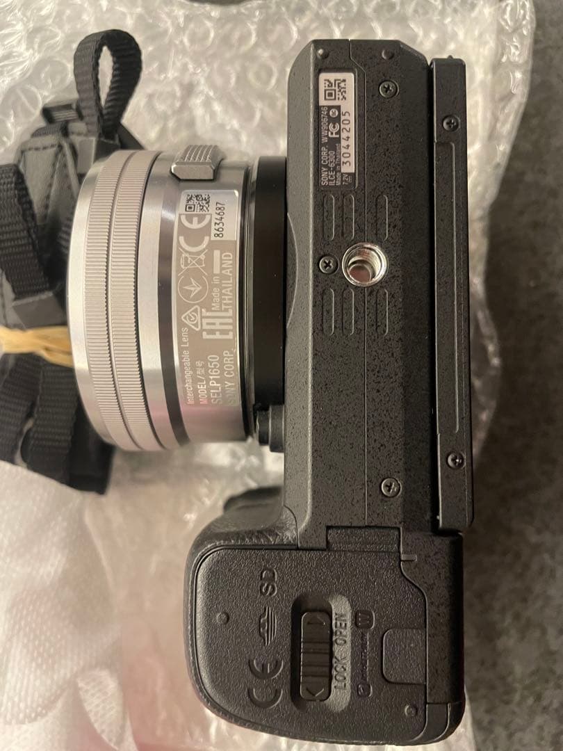 SONY a6300 一眼レフカメラ　標準レンズキット　レンズ交換不可