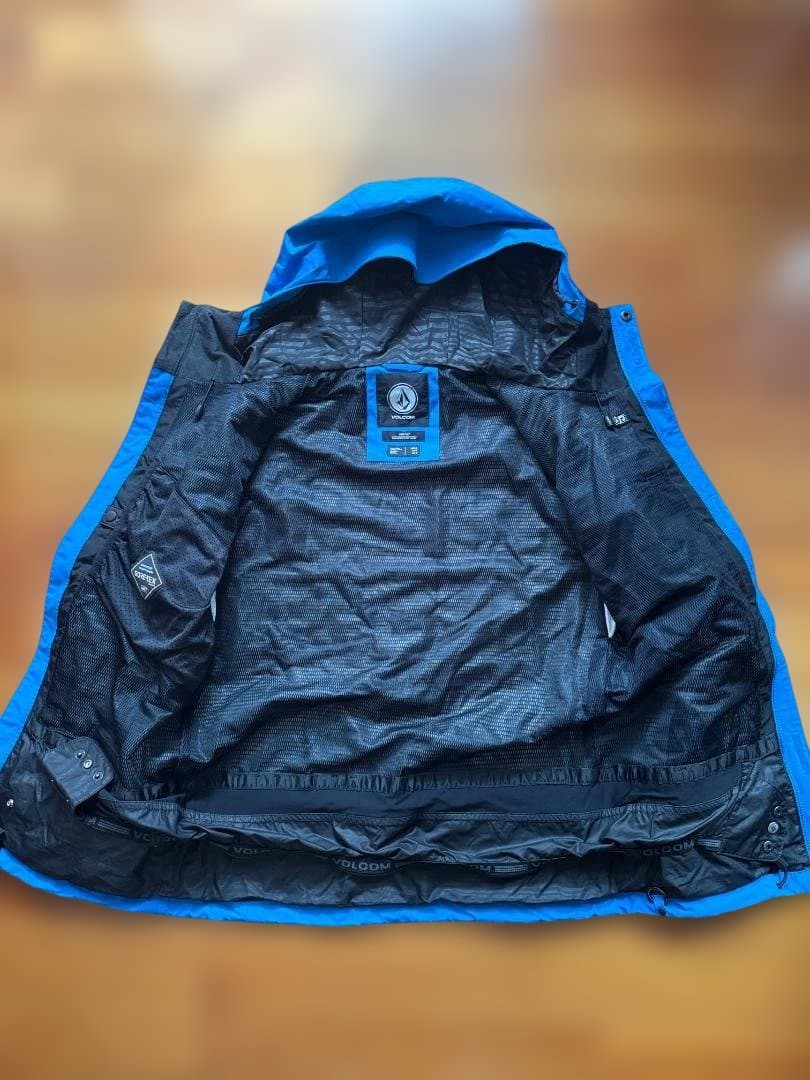 【送料無料】 VOLCOM GORE-TEX スノーボードウェア ジャケット S