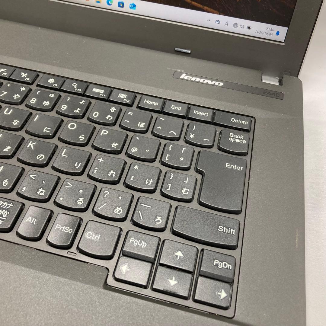 高性能ノートパソコン 大画面 バッテリーほぼ無劣化！Lenovo オフィス 02