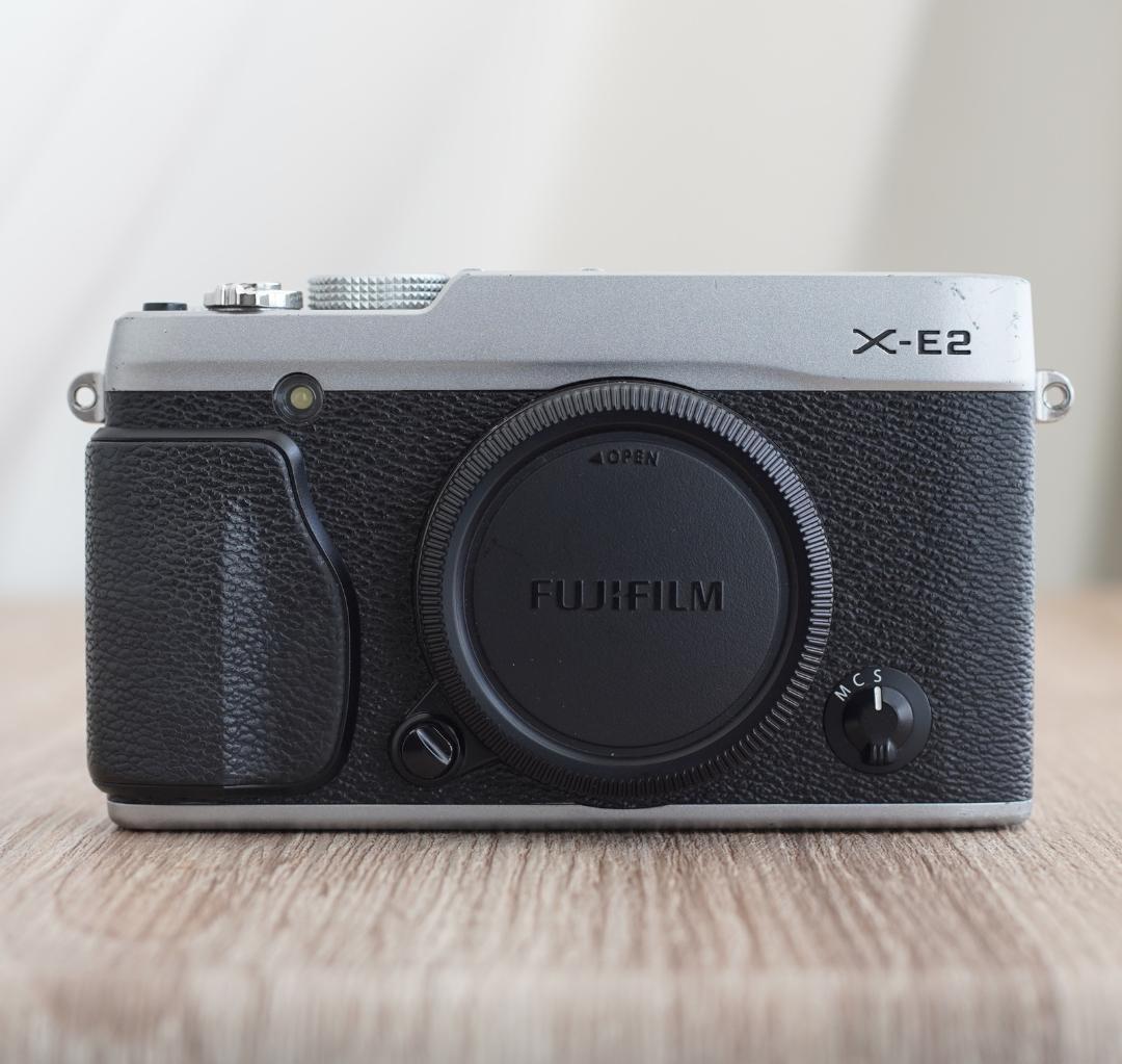 FUJIFILM X-E2 ボディ シルバー ミラーレスカメラ 富士フイルム