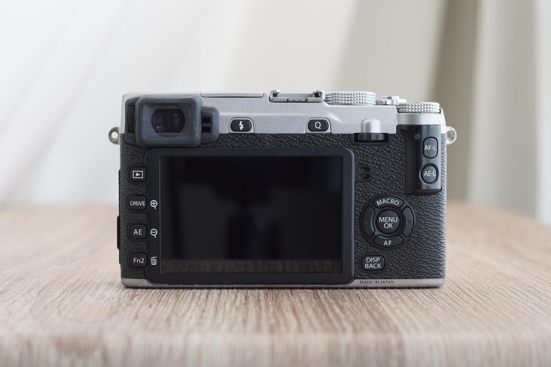 FUJIFILM X-E2 ボディ シルバー ミラーレスカメラ 富士フイルム