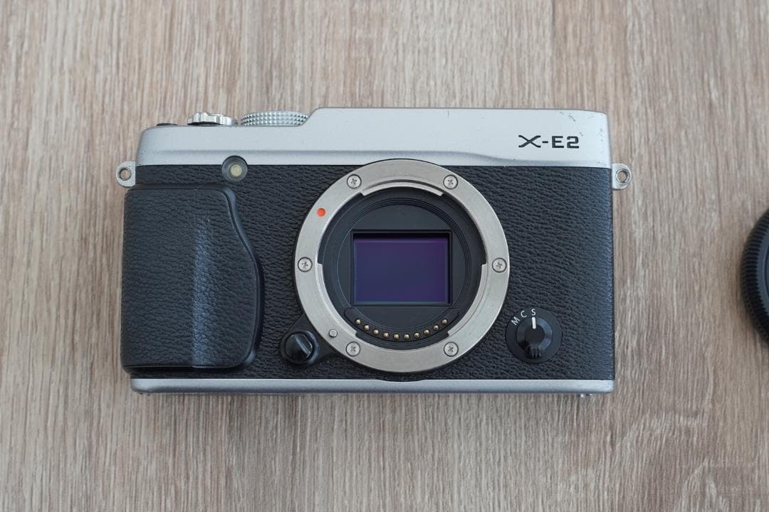 FUJIFILM X-E2 ボディ シルバー ミラーレスカメラ 富士フイルム