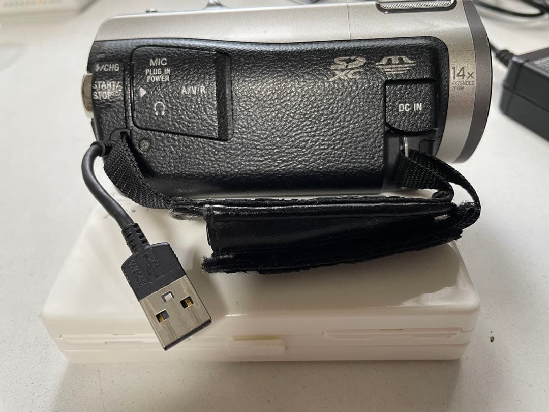 SONY HDビデオカメラ HDR-CX560 ACアダプター付　作動確認済み