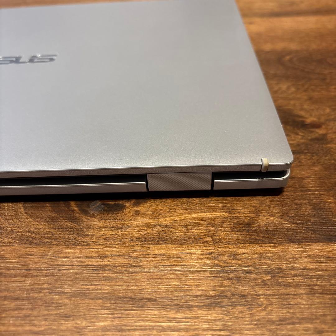 ASUS Chromebook シルバー Intel搭載
