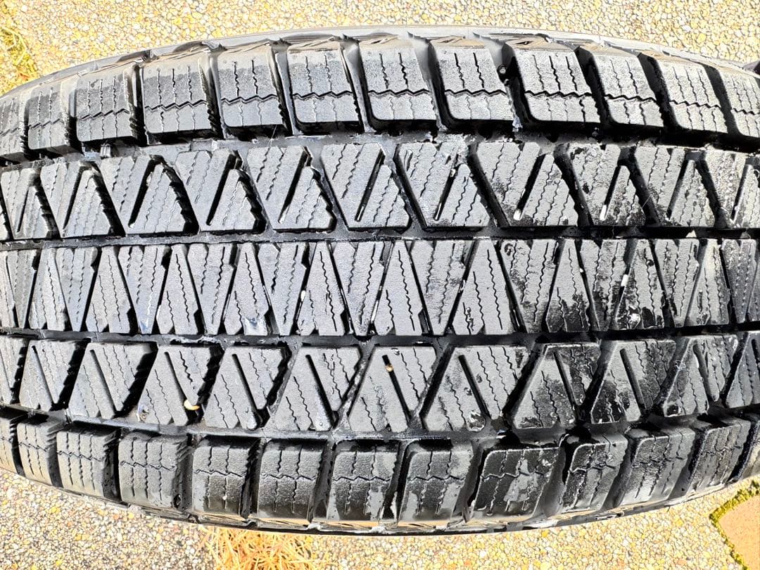 ハリアー スタッドレス タイヤ BLIZZAK DM V3 225/60R18