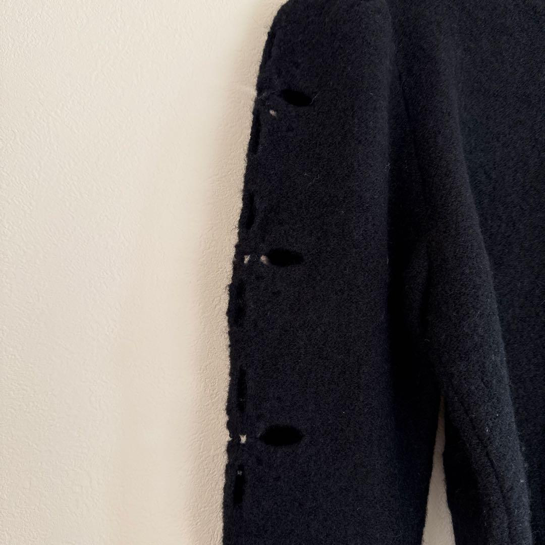 黒 カットアウトデザイン クロップドニット